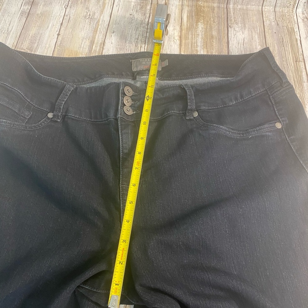 Torrid Dark Wash super Stretch Jeggings Sz 22 - Picture 3 of 7